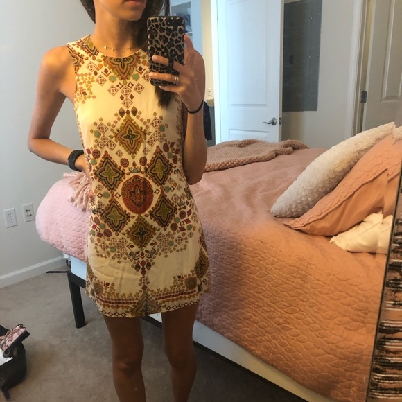 Keyhole dress with Aztec design - Picture 2 of 3